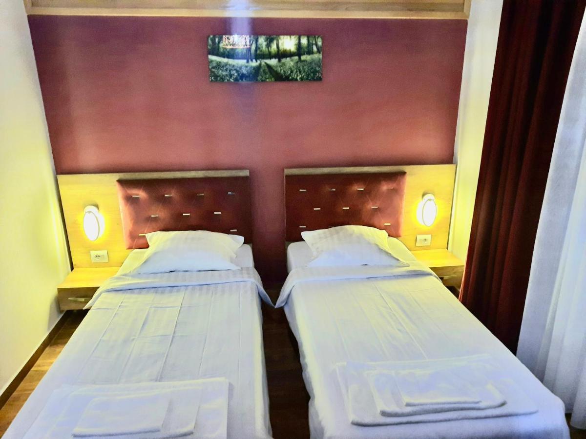 Vila Alexander B&B Valbone Bagian luar foto