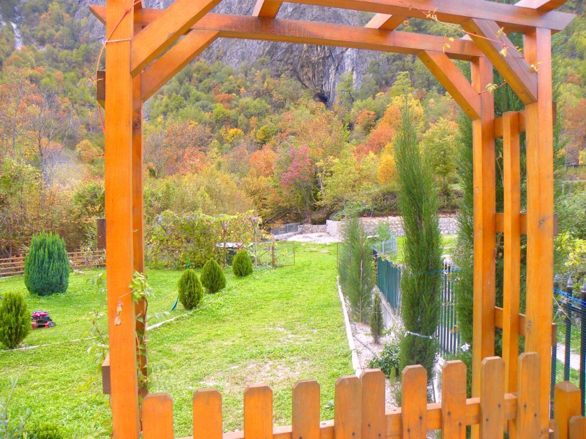 Vila Alexander B&B Valbone Bagian luar foto