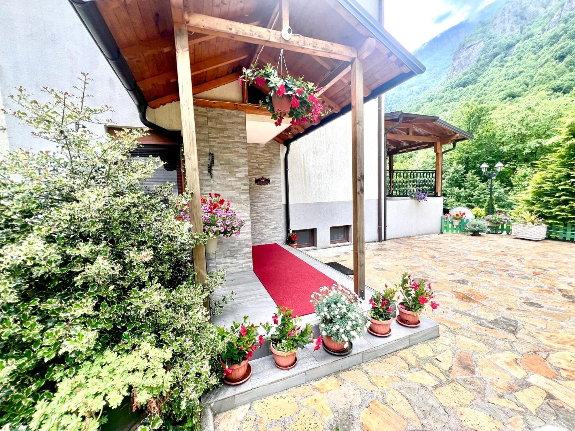 Vila Alexander B&B Valbone Bagian luar foto